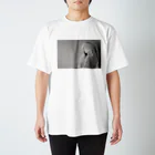 紅崎重工のモノクロ少女 Regular Fit T-Shirt