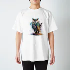 カラフルな動物図鑑のミミズク Regular Fit T-Shirt