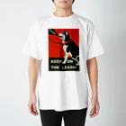 ねるくるのKEEP ON THE LEASH! (Revolutionary Red) スタンダードTシャツ