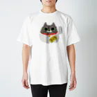 Ku’s family catのMUGI 招財猫 Regular Fit T-Shirt