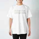 hitode909のNEVER STOP DRINKING Regular Fit T-Shirt
