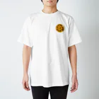 キッズモード某のべねでぃくとかんばあ と書いてある バッジ Regular Fit T-Shirt