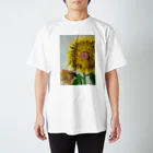 kita nobuwaの向日葵、夏空のもとで Regular Fit T-Shirt
