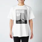 へるのWAKE UP Regular Fit T-Shirt