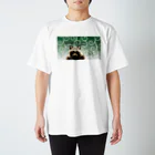 有限会社サイエンスファクトリーのタヌキのリンク【唐草・緑】 Regular Fit T-Shirt