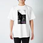 つよぱんく商店の廃墟を見る者 Regular Fit T-Shirt