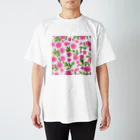 Katie（カチエ）の手描きの花柄（ピンク） Regular Fit T-Shirt