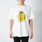 1010ゆにばーすSUZURI店のキイロテントウ Regular Fit T-Shirt