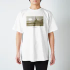 白と水色のカーネーションストアのダブリュT（夏カヌー柄） Regular Fit T-Shirt