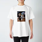 Pet_Charmの宇宙にも存在するかっこいいブルドッグ！ Regular Fit T-Shirt