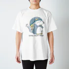 itsuto-こねこしょうしょうめんへらのロゴ「じたくけいびいん/ぺんぎんver」 Regular Fit T-Shirt