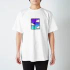 くものみせのむらさきとあおいそらとしろいくも Regular Fit T-Shirt