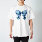 HosoMitsu-painterの水色のストライプリボン Regular Fit T-Shirt