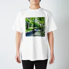 Yossy's Item Factoryの水彩画風新緑の川2 Regular Fit T-Shirt