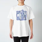 はしゃいでろクアッカワラビーの陶器柄キリンさん Regular Fit T-Shirt