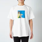 にかいからするめの裸足でくつろぐ女の子 Regular Fit T-Shirt