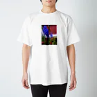 Yochan_zzzの幻想的な青い花 Regular Fit T-Shirt