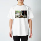 Second_Life_of_Railwaysのマンダレー駅に住む子犬とキハ40系 Regular Fit T-Shirt