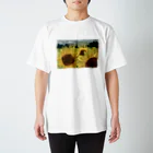 米農家の絵描きのひまわり畑 スタンダードTシャツ