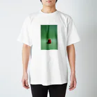 TOYTOYの牛（赤黒） Regular Fit T-Shirt