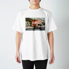 Second_Life_of_Railwaysのミャンマー国鉄ヤンゴン駅のプラットホームで寛ぐ野良犬 Regular Fit T-Shirt