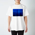 🚂shouta🚅の夜明け前の海と灯台 スタンダードTシャツ