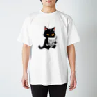 art-galleryの新聞を読む黒猫 Regular Fit T-Shirt