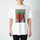ねこの森でお散歩のリアルな苺ちゃん Regular Fit T-Shirt
