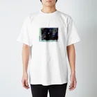 屈折する星くずの上昇と下降、そして火星から来た蜘蛛の群の宇宙 Regular Fit T-Shirt