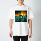 ワシの趣味の夕焼けの海とイルカ達 Regular Fit T-Shirt