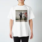 むぎライアンの戦争と平和 Regular Fit T-Shirt