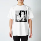 チェリモヤのねこちゃんおすわり Regular Fit T-Shirt