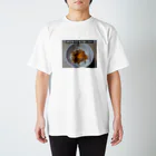 Makoto_Kawano Designの納豆食べて粘り強くなれ スタンダードTシャツ