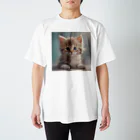 アルタイルの可愛い仔猫のイラストグッズ Regular Fit T-Shirt