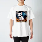 yoiyononakaのハロウィンの白猫08 Regular Fit T-Shirt