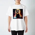 不思議な雑貨屋の神々しい猫 Regular Fit T-Shirt