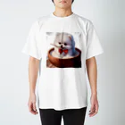 Pom-Dog'sのご飯に埋もれる白ポメ Regular Fit T-Shirt