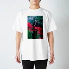 z0t-低予算低コスト製作団体の彼岸花 Regular Fit T-Shirt