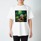 animalsのジャングルで怯えるハムスター Regular Fit T-Shirt