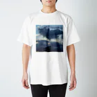 蒼天の空の夕方の綺麗な風景 Regular Fit T-Shirt