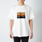 玉手箱の海に輝く朝日 Regular Fit T-Shirt