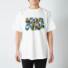 yoshiveggieのHanae Vine Flower Regular Fit T-Shirt