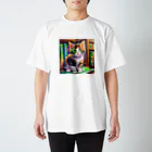 yoiyononakaの三毛猫と図書室 Regular Fit T-Shirt