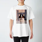 かわいい女の子とシュールな絵の子猫なしばちゃん スタンダードTシャツ