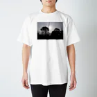 りんりこりんりんの街にある公園でも大地を感じられた Regular Fit T-Shirt