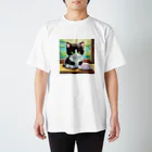 yoiyononakaのお餅と白黒猫 Regular Fit T-Shirt