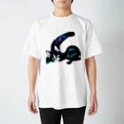 幸運のしっぽの黒猫と魔法の尻尾 Regular Fit T-Shirt