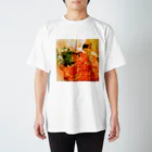 Pure-Heart-Communicationのオレンジ系の花 Regular Fit T-Shirt