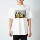 KOTO Filmの並んだラベル Regular Fit T-Shirt