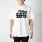 QUQU_WORKSのウミアソビ マリンライフ 海遊び サーフ ブラック Regular Fit T-Shirt